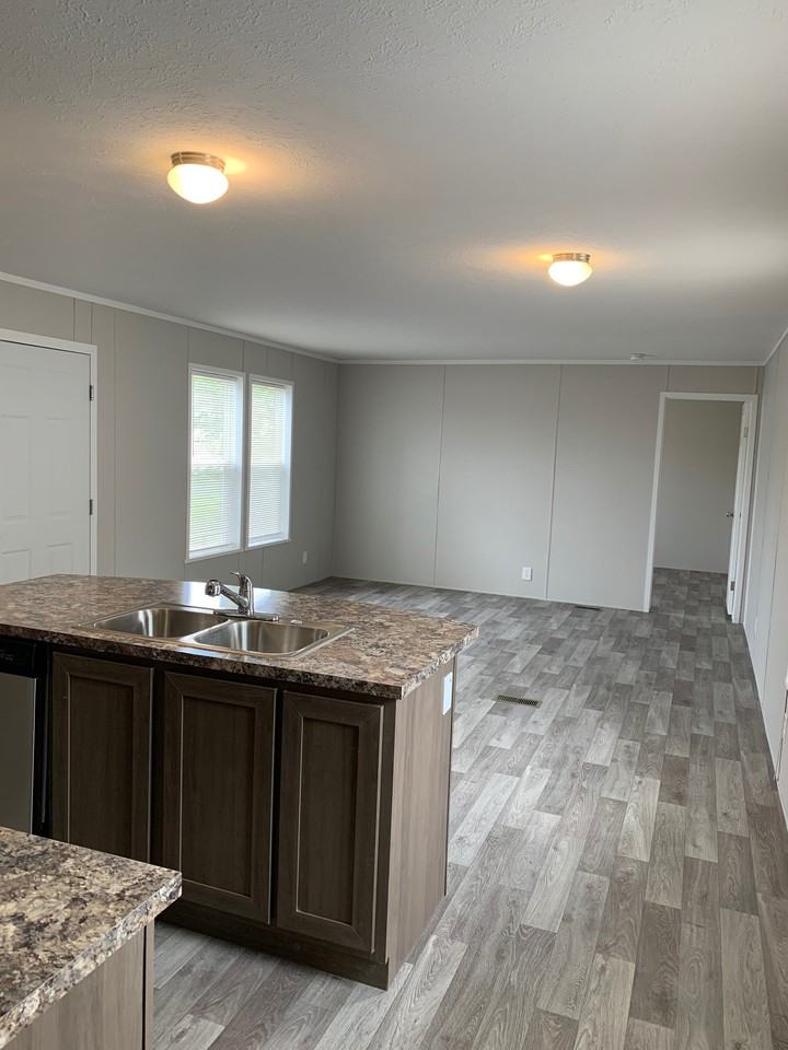 4945 North Clark Street - Photo 2 of 10