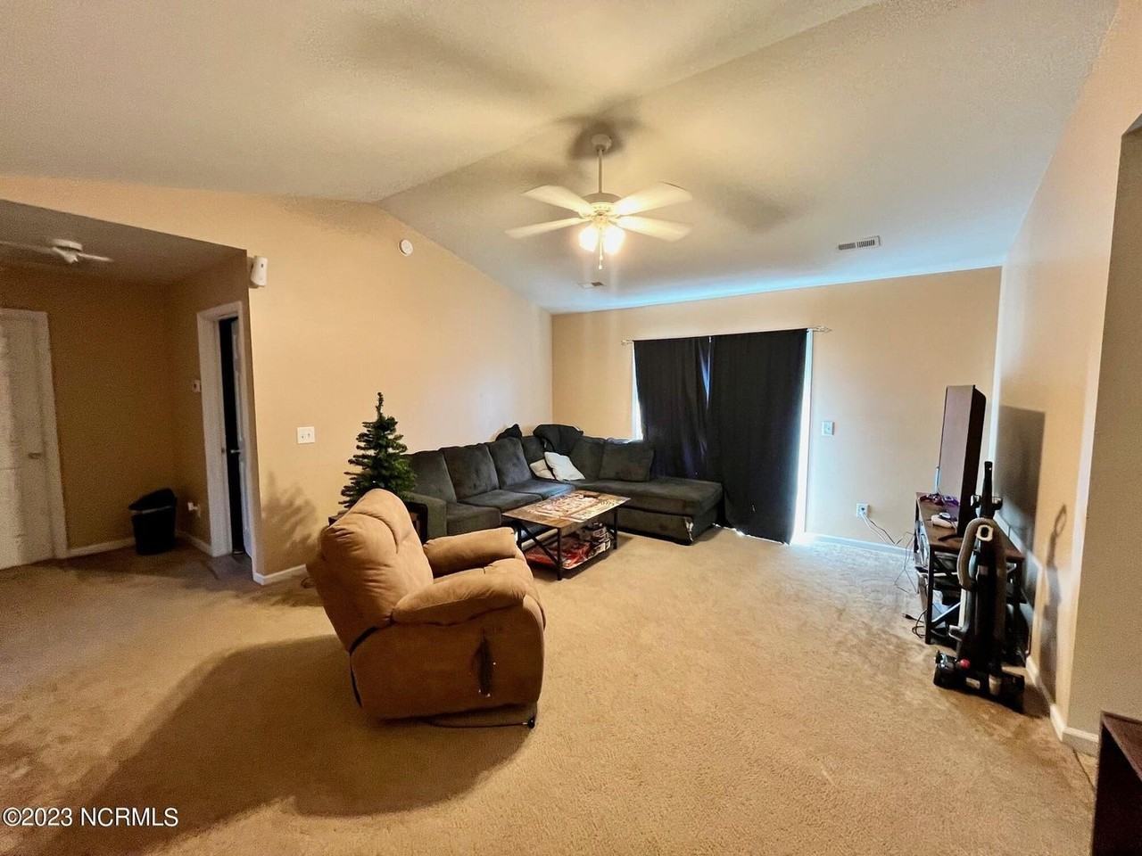 300 Snow Bell Court - Photo 2 of 9