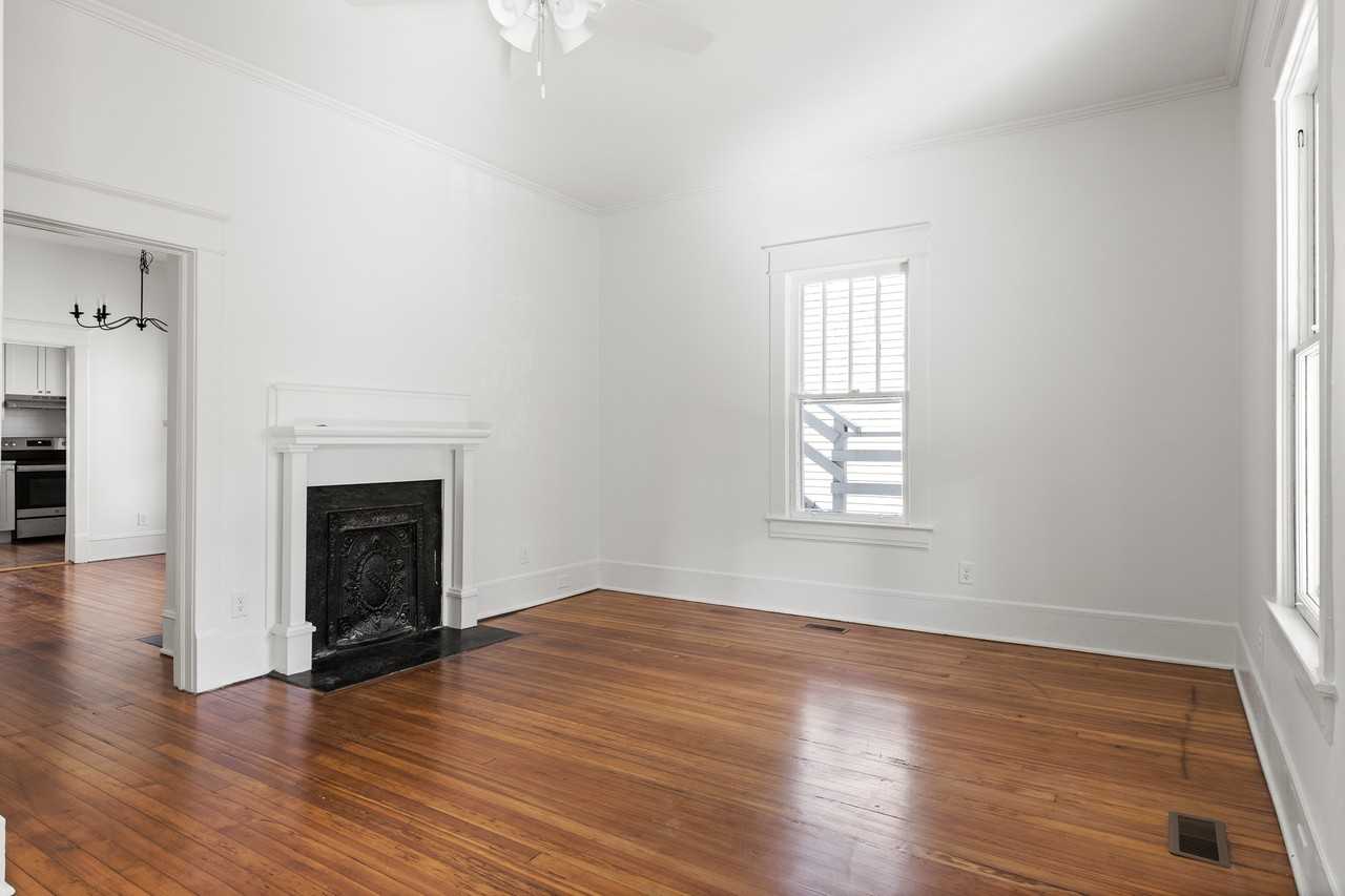 2426 Vesson Ave #A - Photo 5 of 28