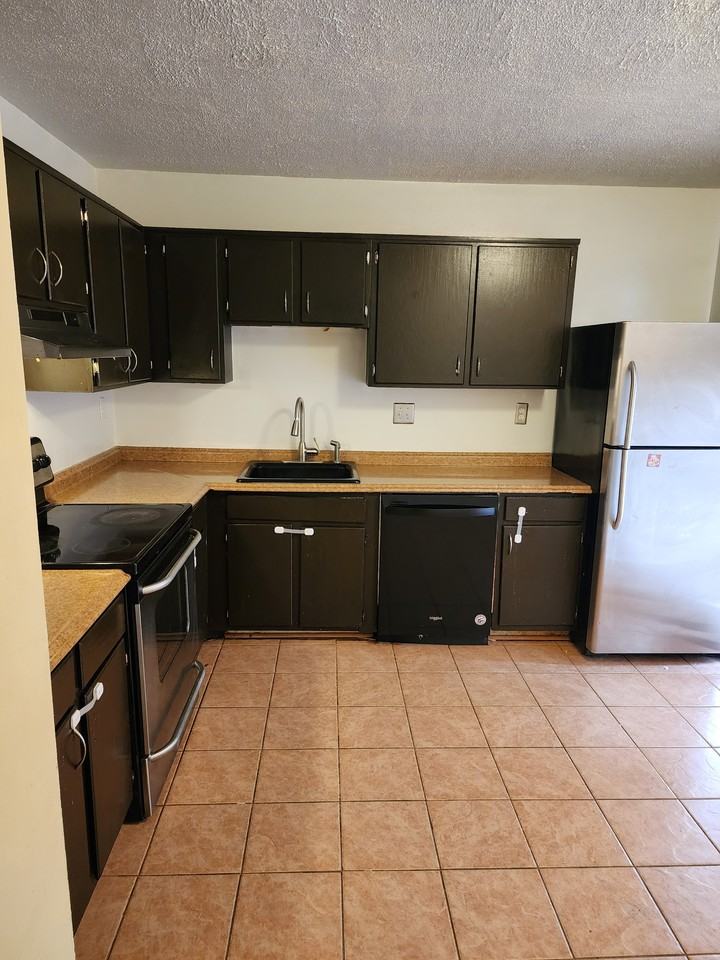 3899 Light Arms Pl #3899 - Photo 3 of 6