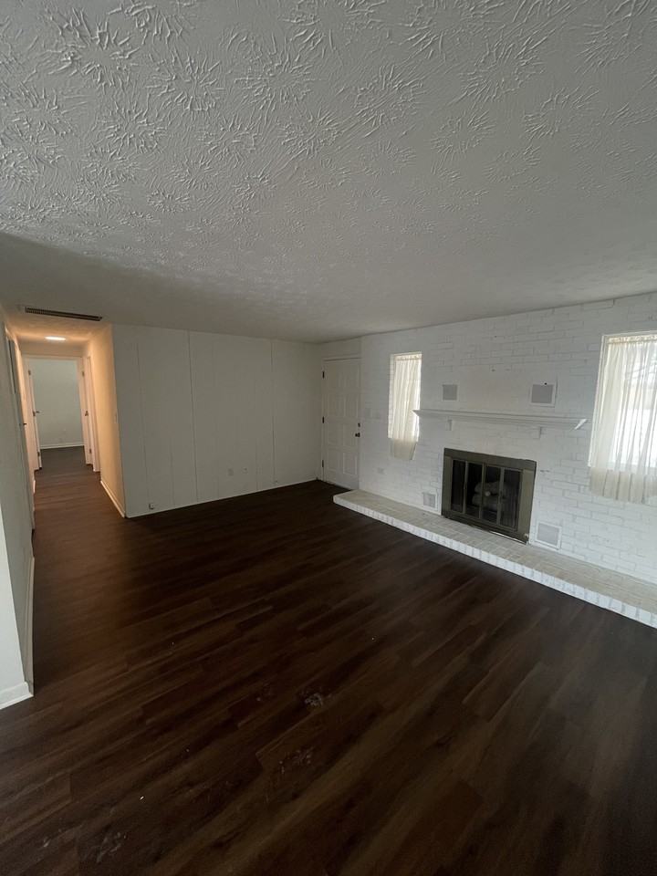 934 Vanderberg Pl #NA - Photo 3 of 19