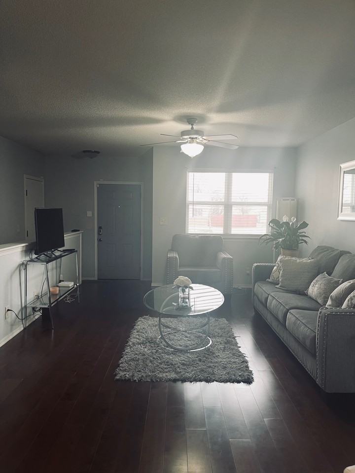 1325 N Indiana Ave #NA - Photo 2 of 6