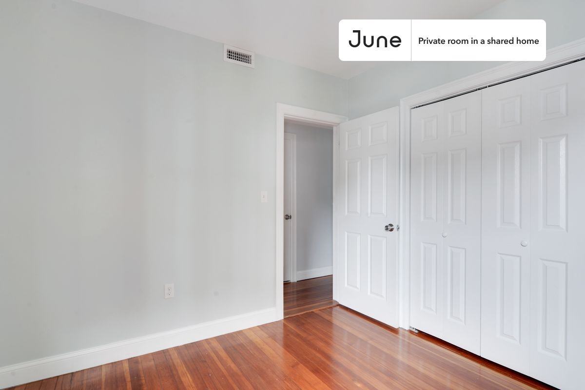 28 Hunnewell Ave #B - Photo 4 of 14