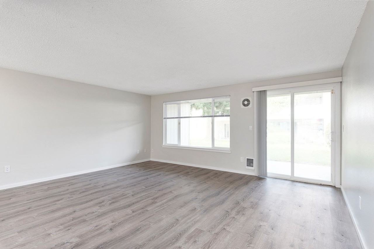 The Somerset Apartments - Photo 6 of 16