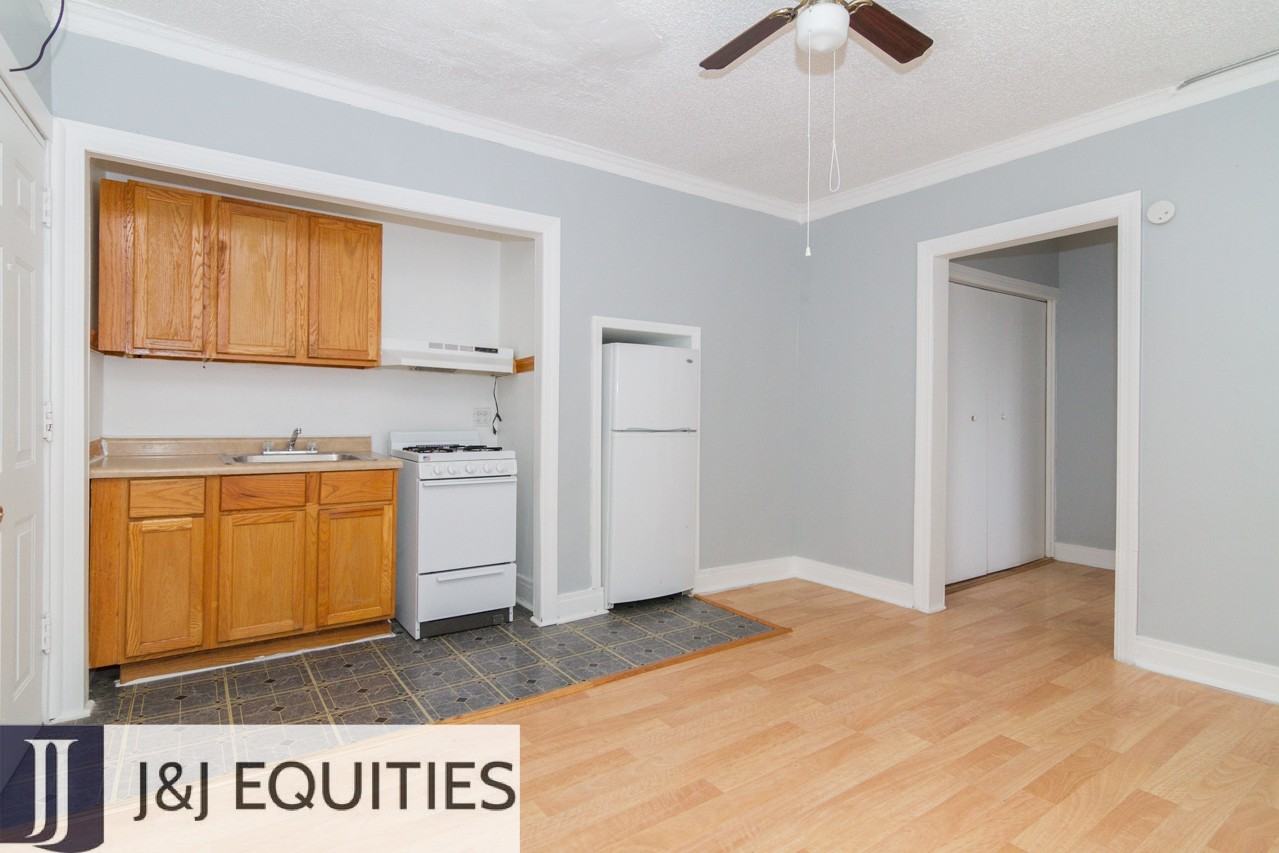 4735 Beacon - Photo 4 of 16