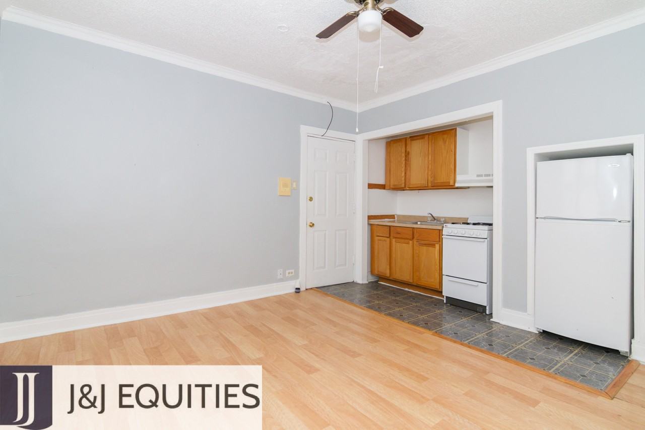 4735 Beacon - Photo 6 of 16