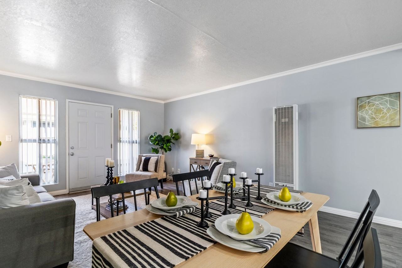 French Quarter Apartments - Photo 2 of 33