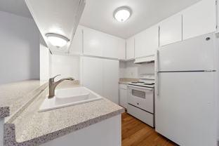 Stadium Arms Apartments - Photo 1 of 1