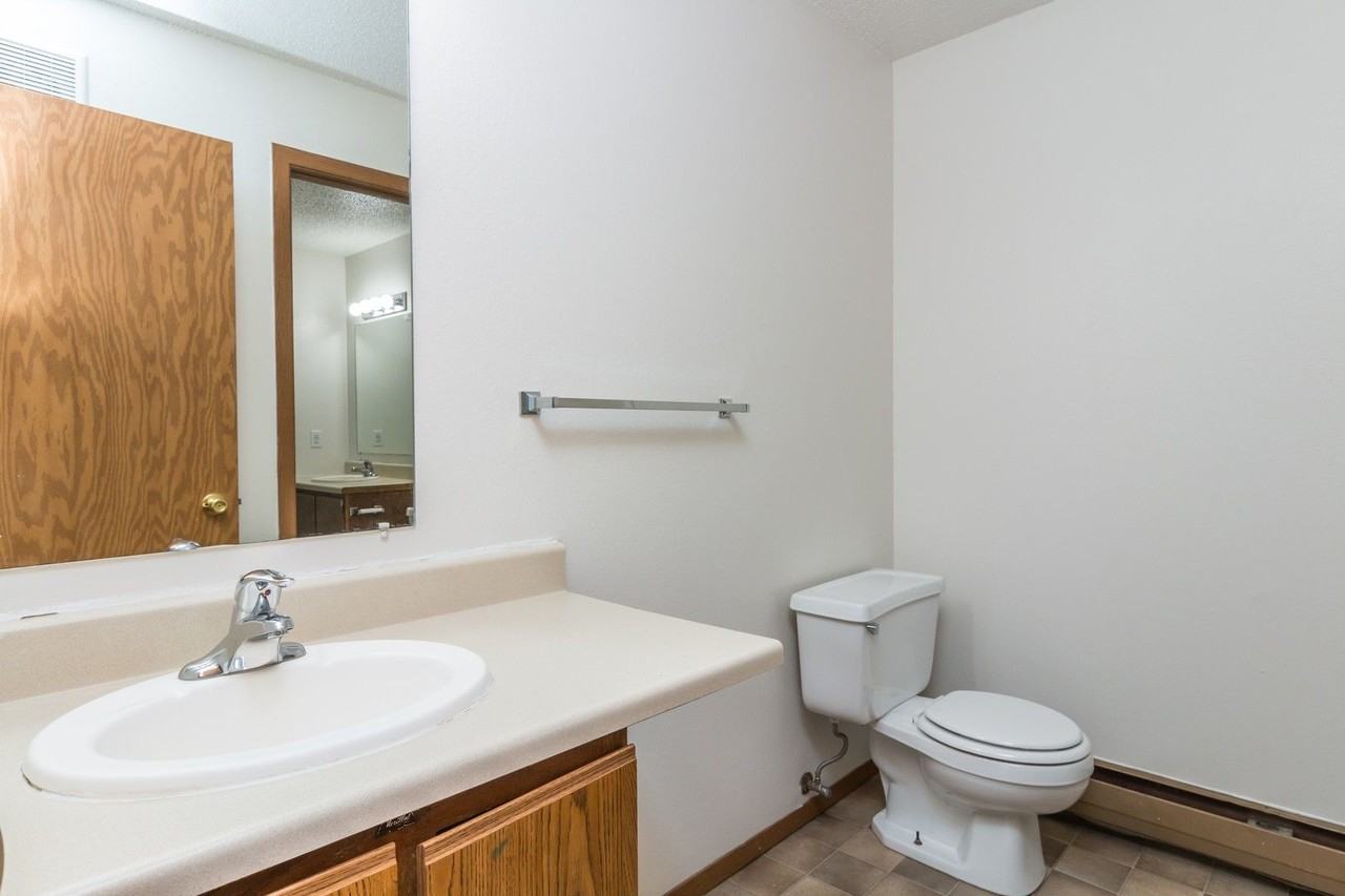 MacArthur Estates - Photo 4 of 23