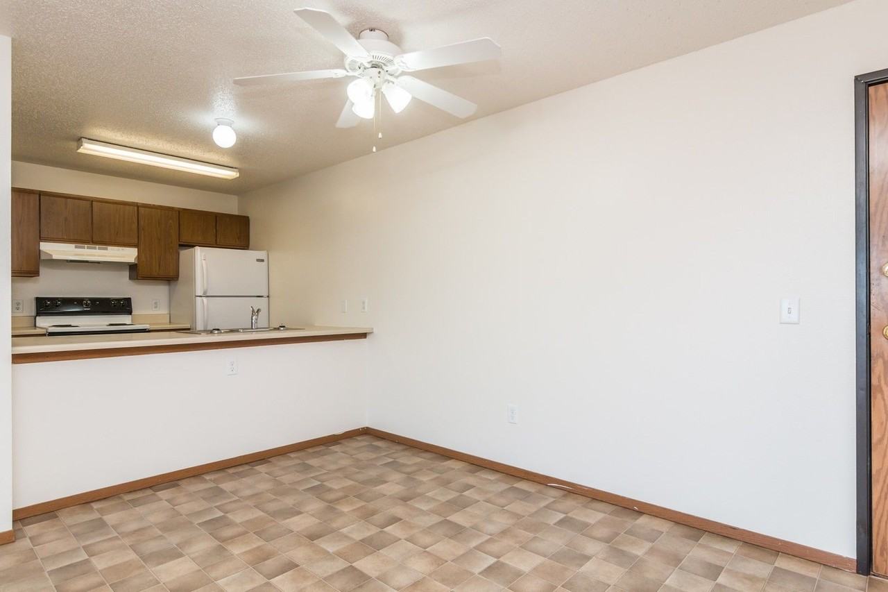 MacArthur Estates - Photo 5 of 23