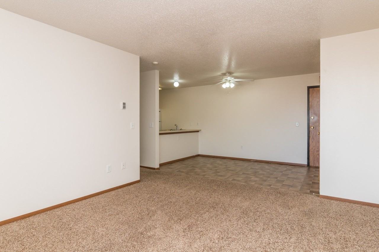 MacArthur Estates - Photo 7 of 23