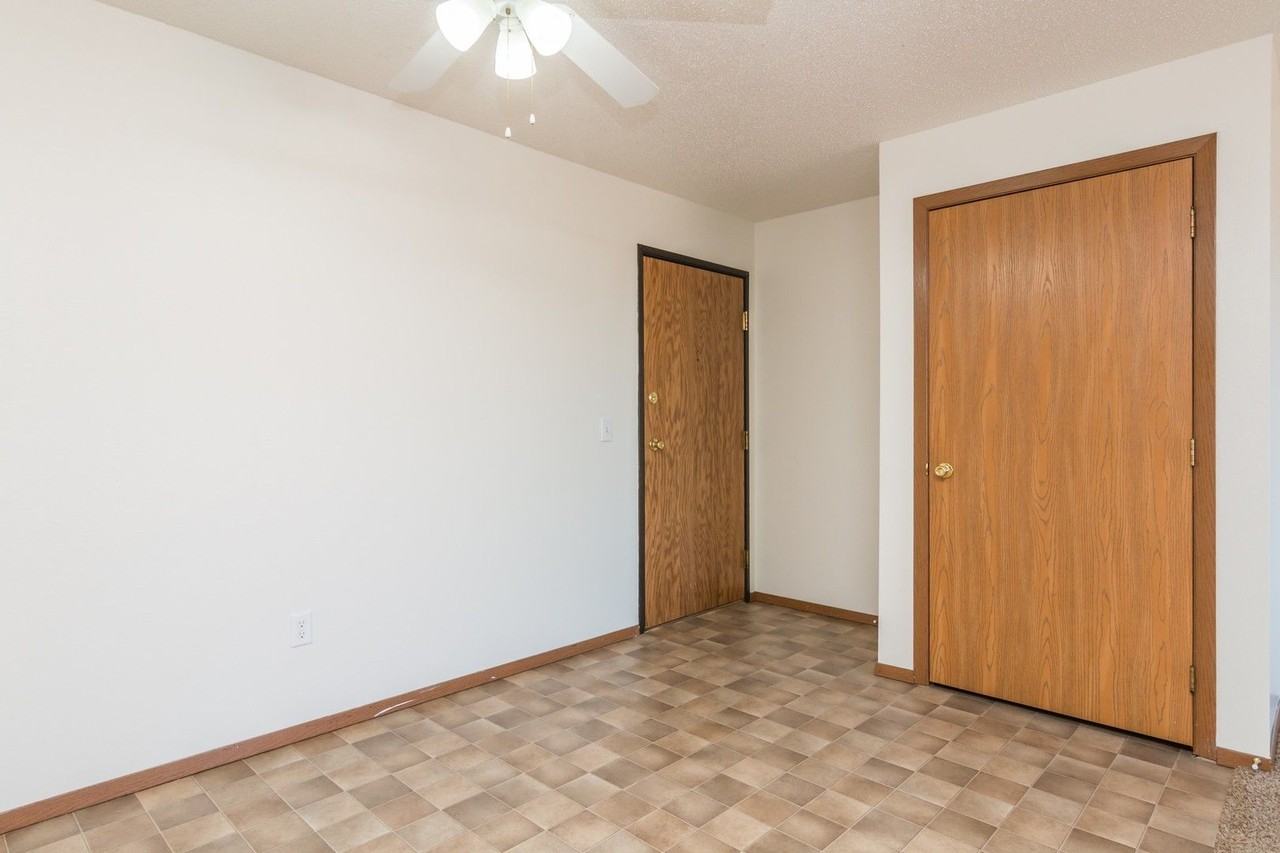 MacArthur Estates - Photo 2 of 25