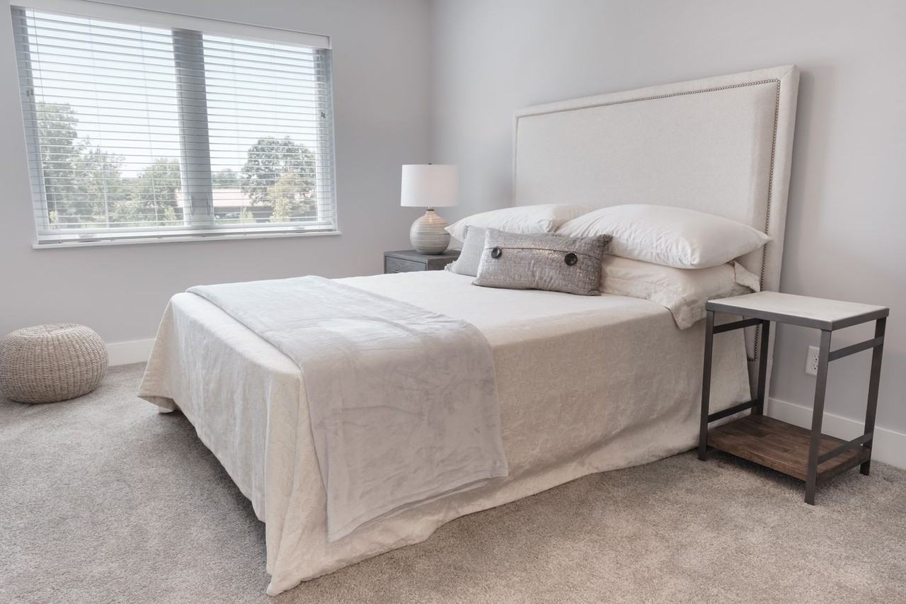 1040 Spaulding Ave SE - Photo 7 of 11