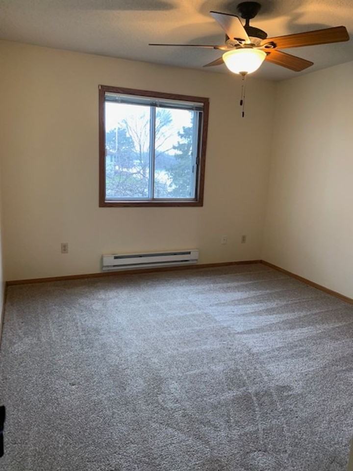 River's Edge Apartments - Photo 5 of 50