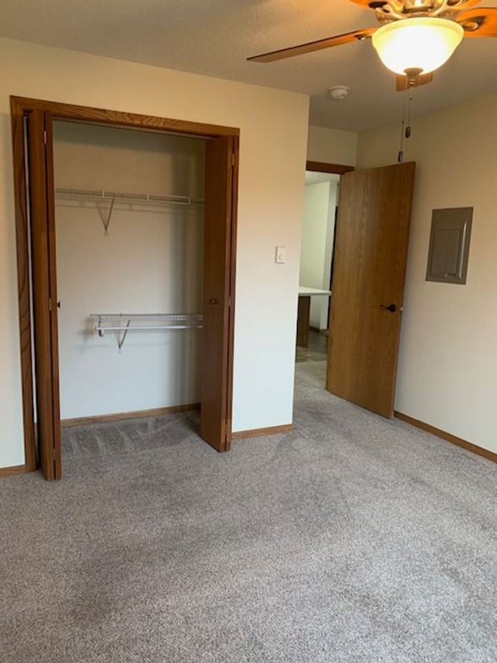 River's Edge Apartments - Photo 6 of 50