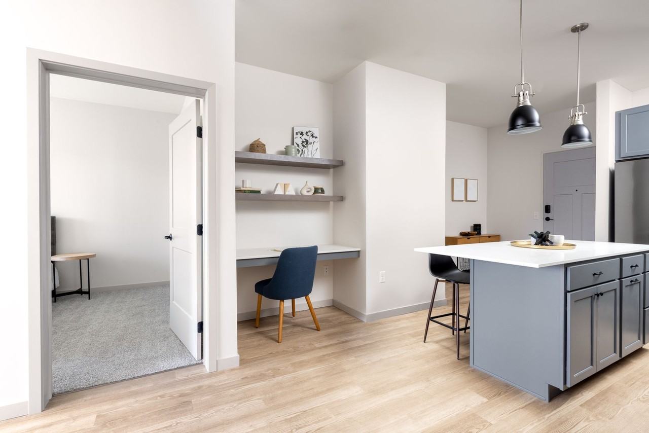 Lynvue - Photo 3 of 50