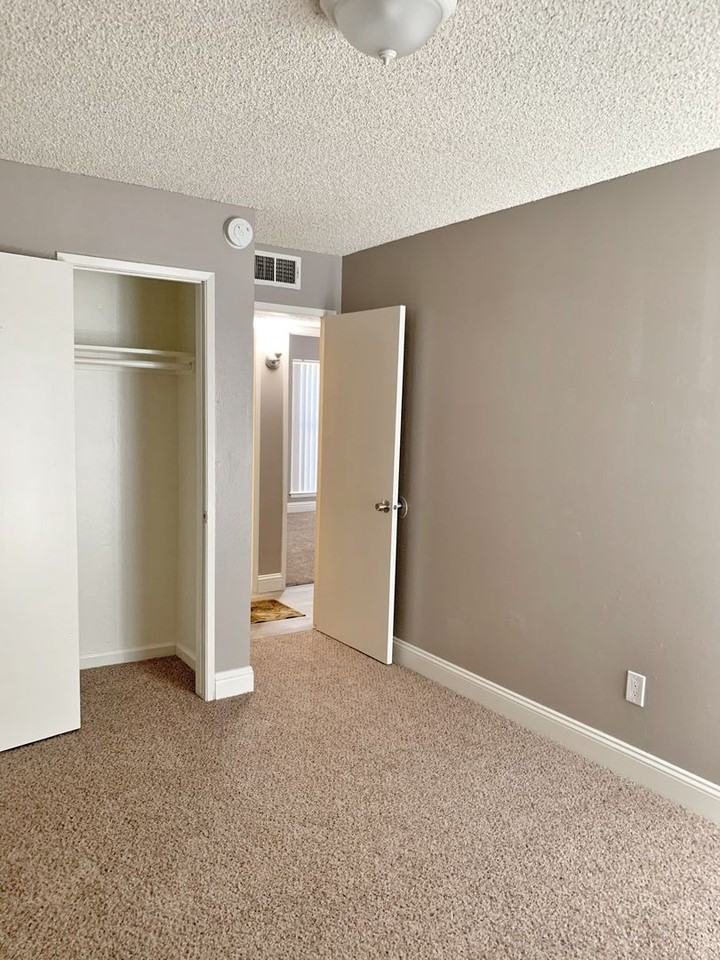 Serena Vista Apartments - Photo 3 of 35