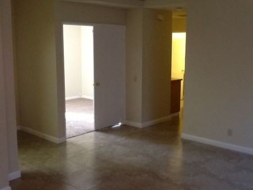 3909 Laurenburg Ave - Photo 3 of 13