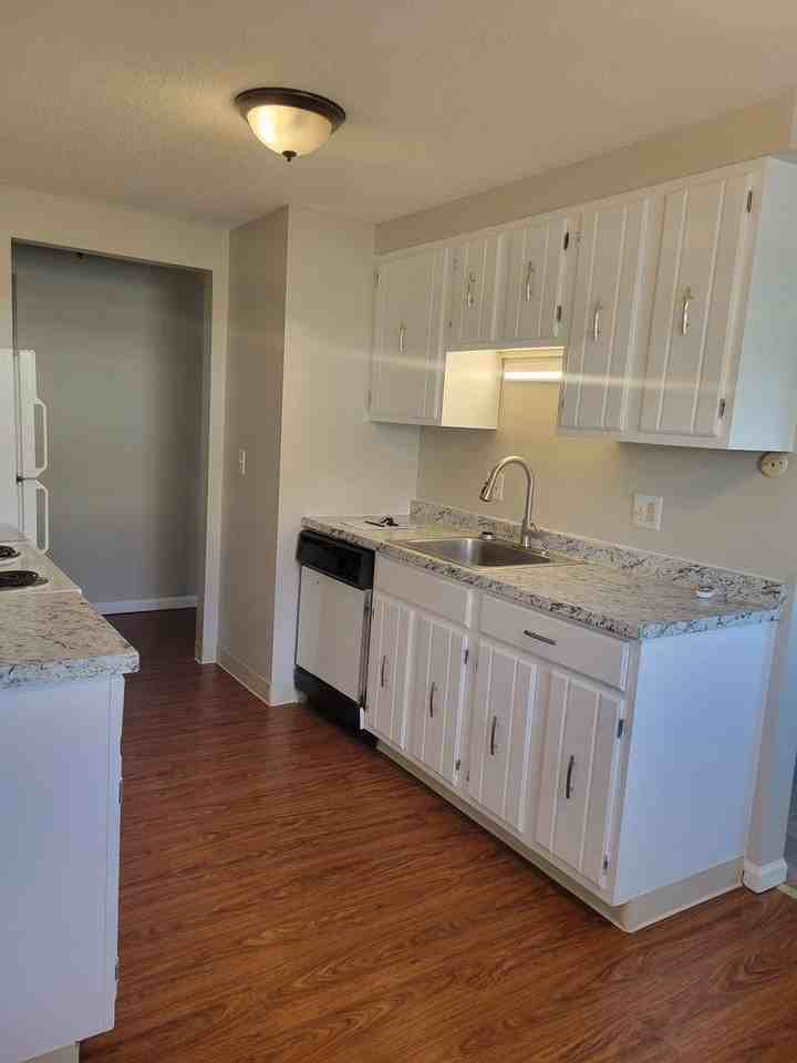 Tudor Lane Apartments - Photo 7 of 18