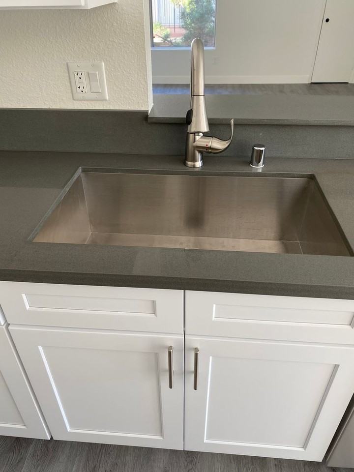 371 N. Powell Ave - Photo 6 of 31