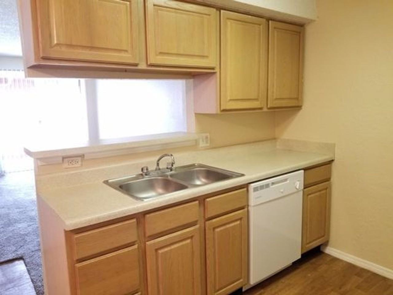 Waterstone Apartments - Photo 3 of 31