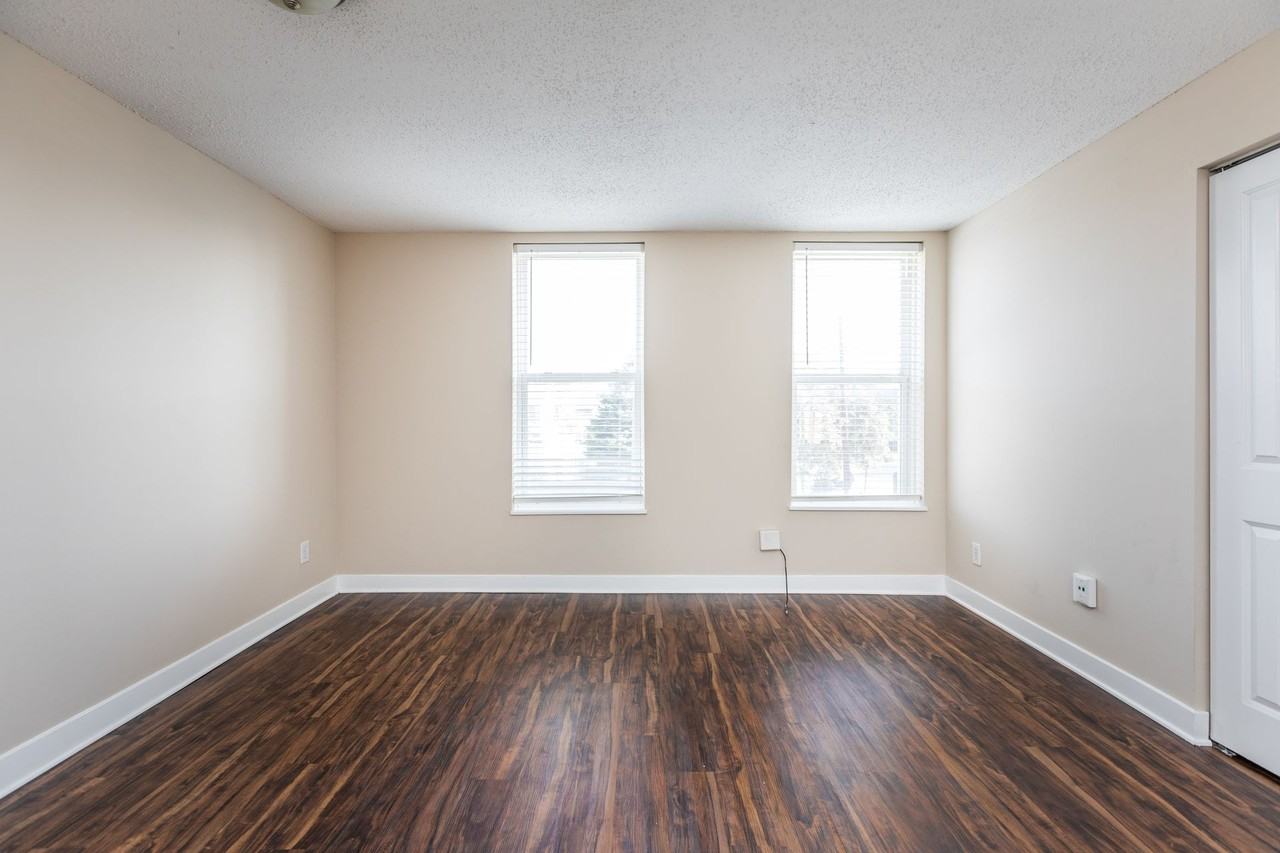 549 Senate Avenue - Photo 4 of 50