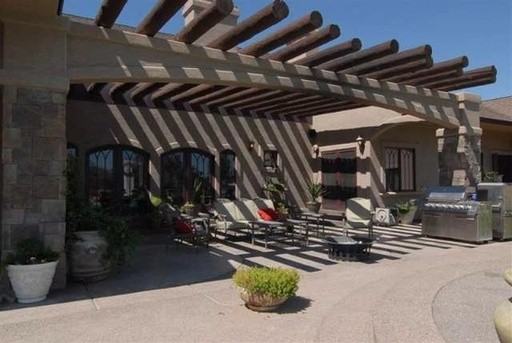 693 Curecanti Cir - Photo 3 of 4