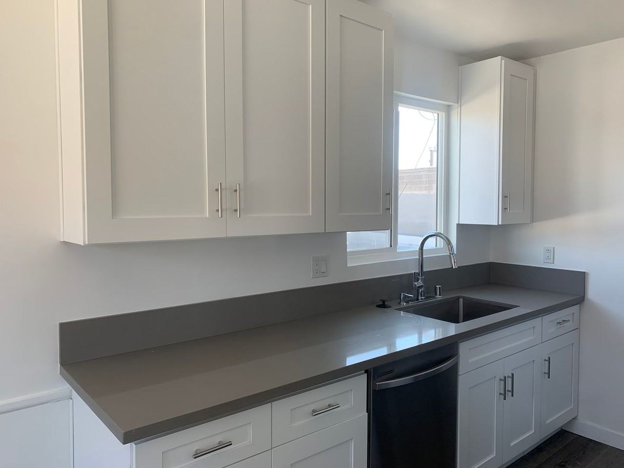 West 24 - Photo 3 of 10
