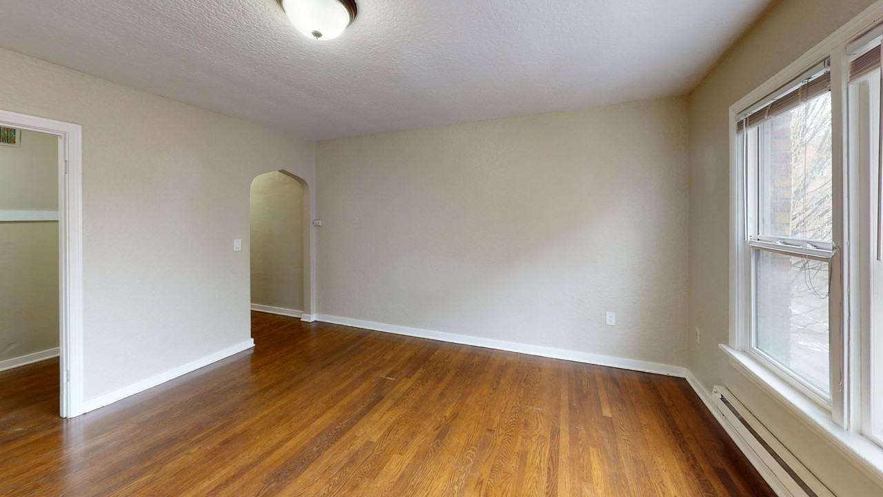 Gordon - Photo 6 of 11