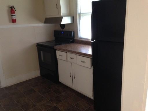 60 Bryan Ave - Photo 3 of 4