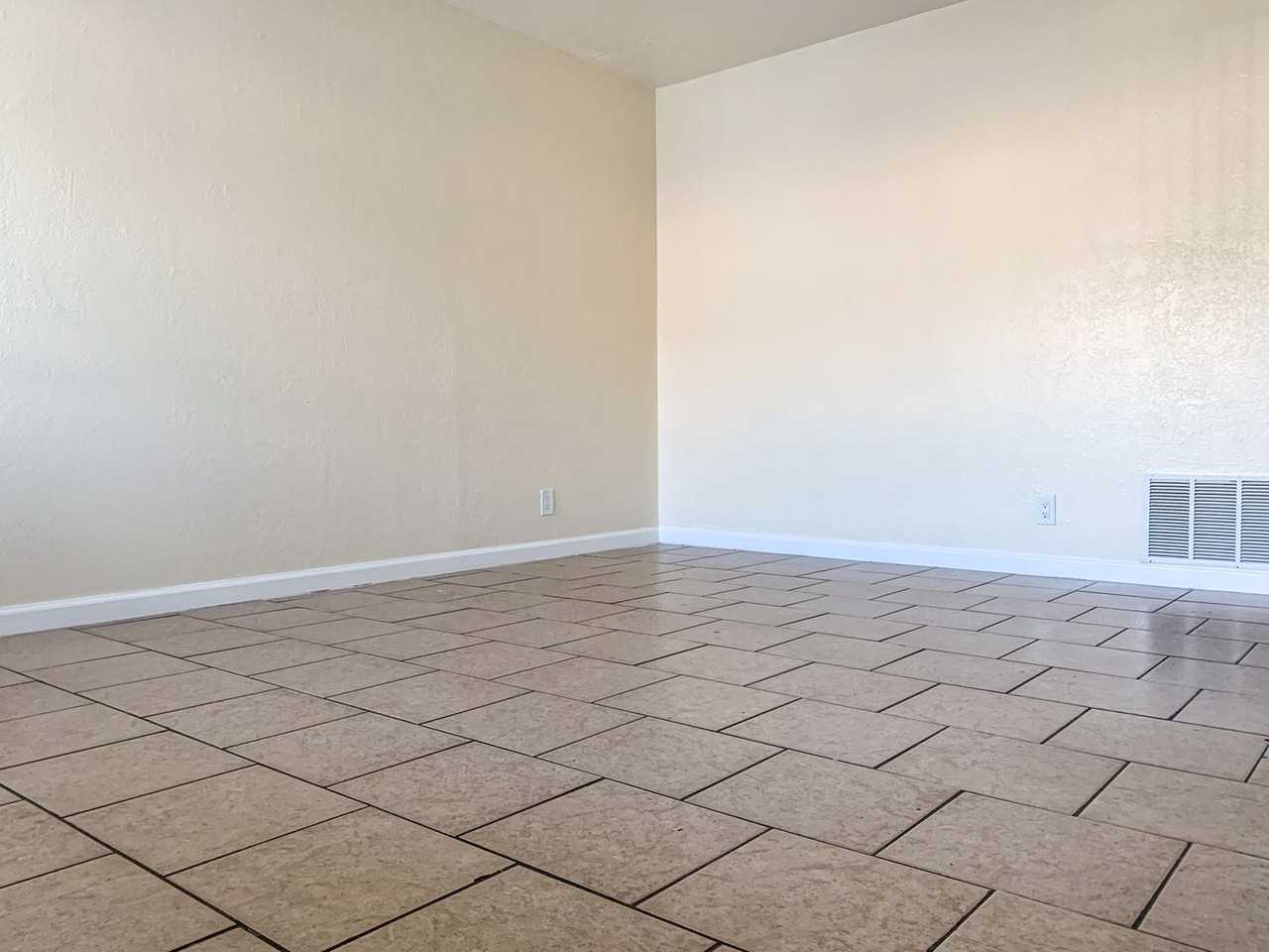 Las Vistas - Photo 5 of 39