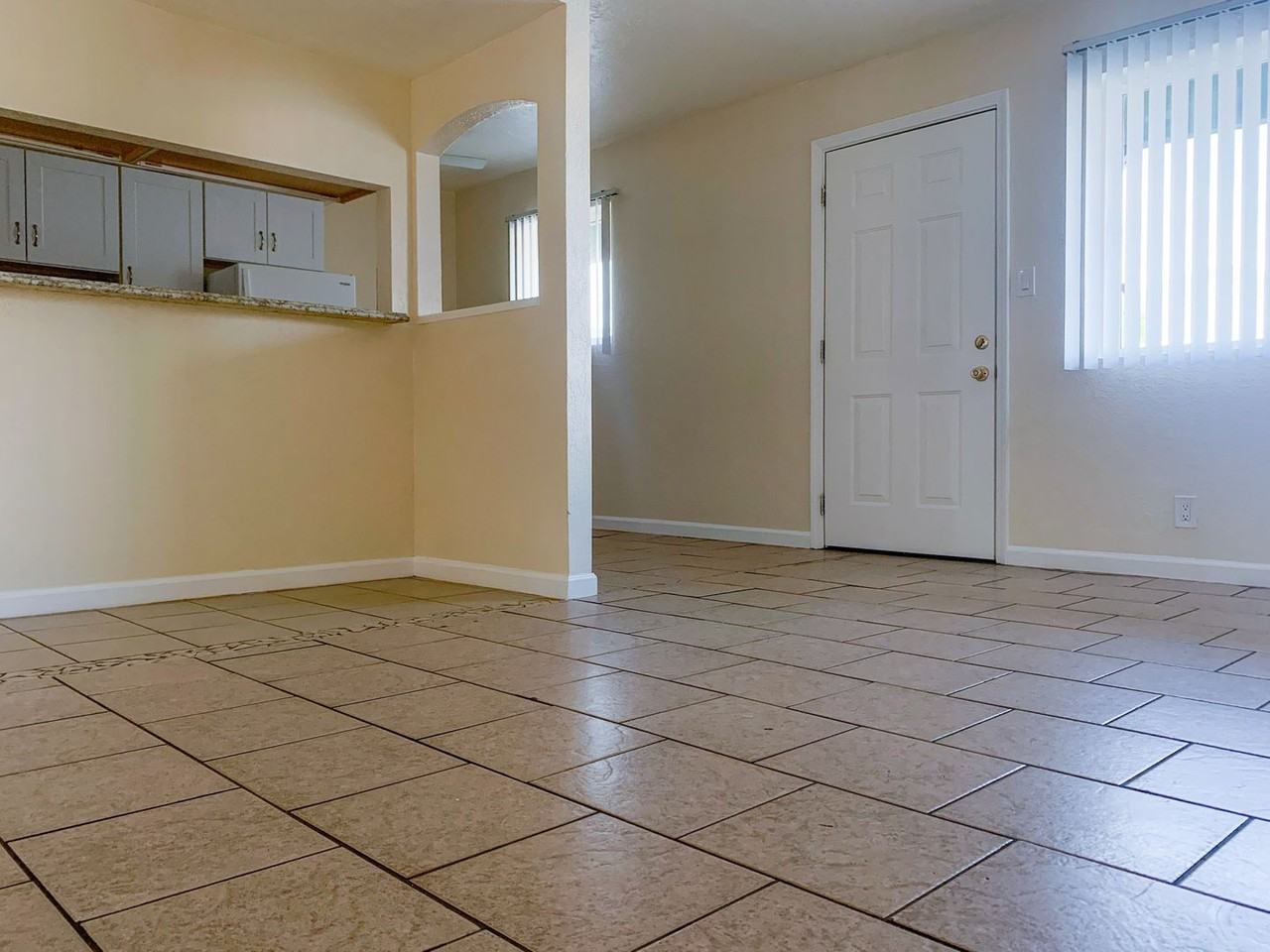 Las Vistas - Photo 7 of 39