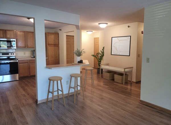 Lakewood Place Apartments - Photo 6 of 33