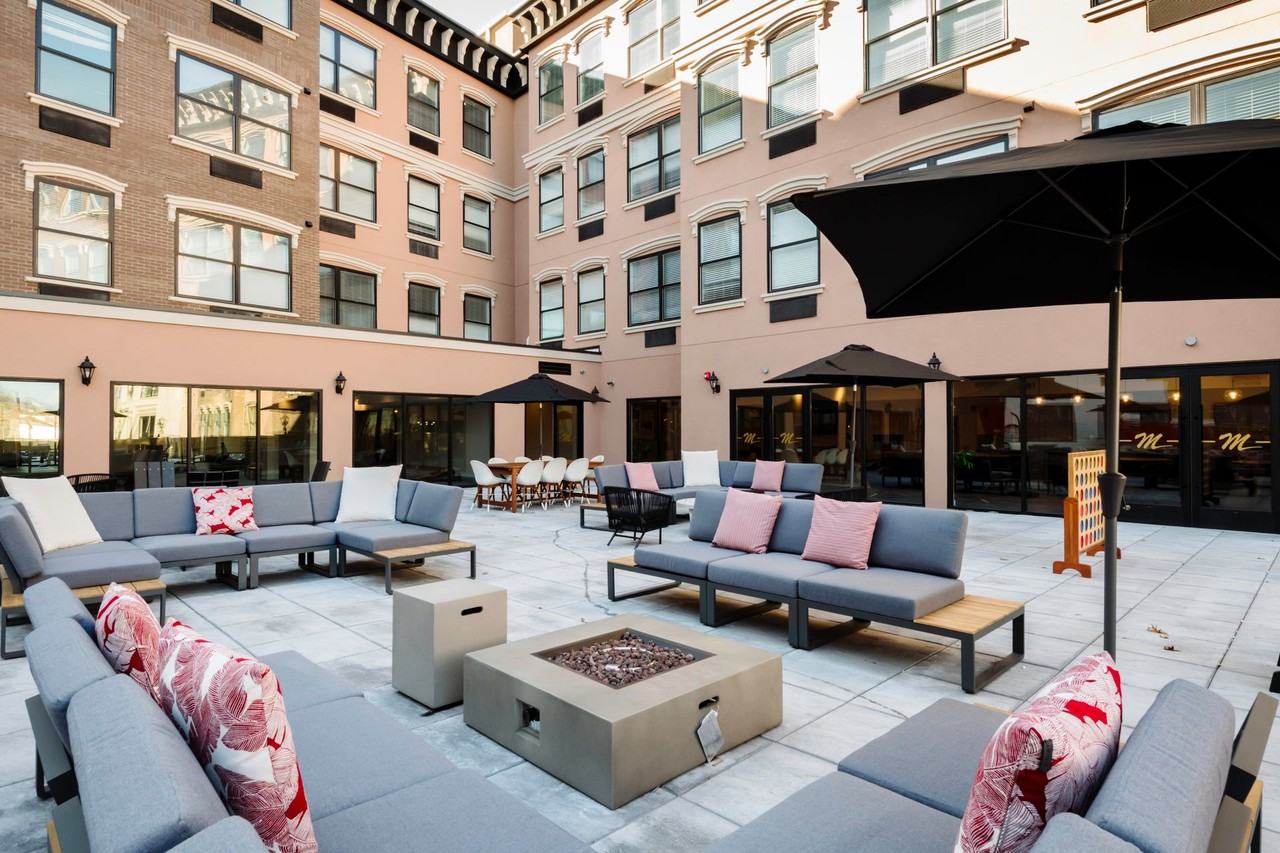 Meridia Brownstones - Photo 2 of 33