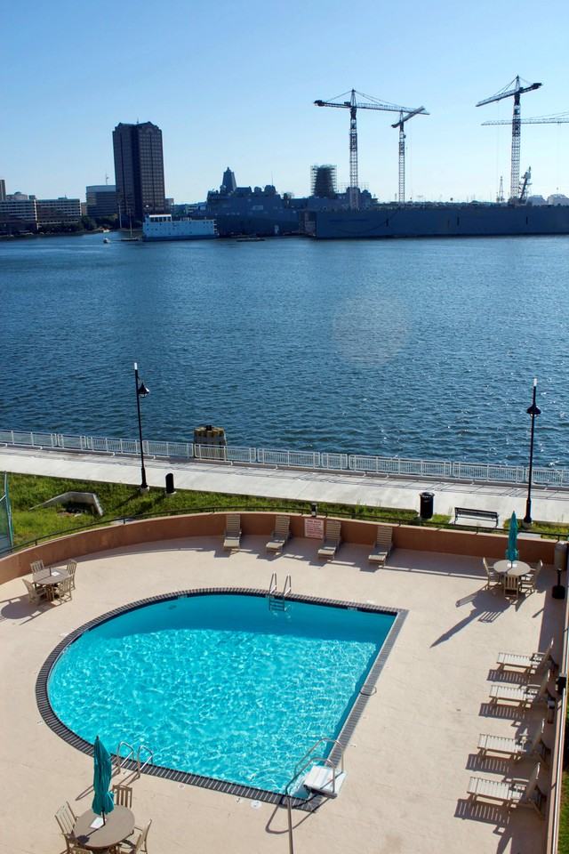 Harbor Tower Apartments - Photo 7 of 39