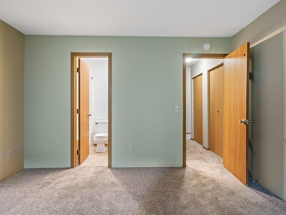 Country Club Apartments - Photo 6 of 26