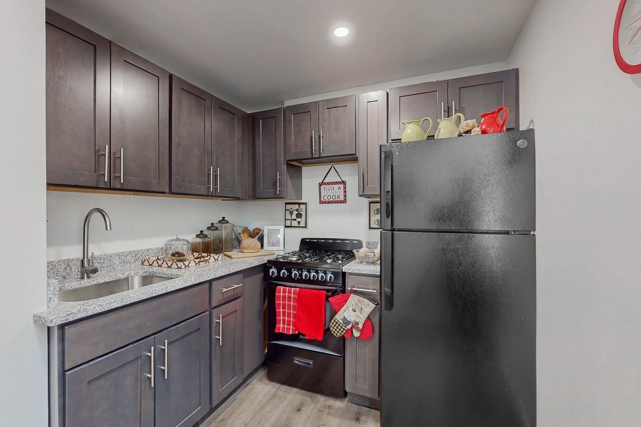 Takoma Towers - Photo 3 of 29