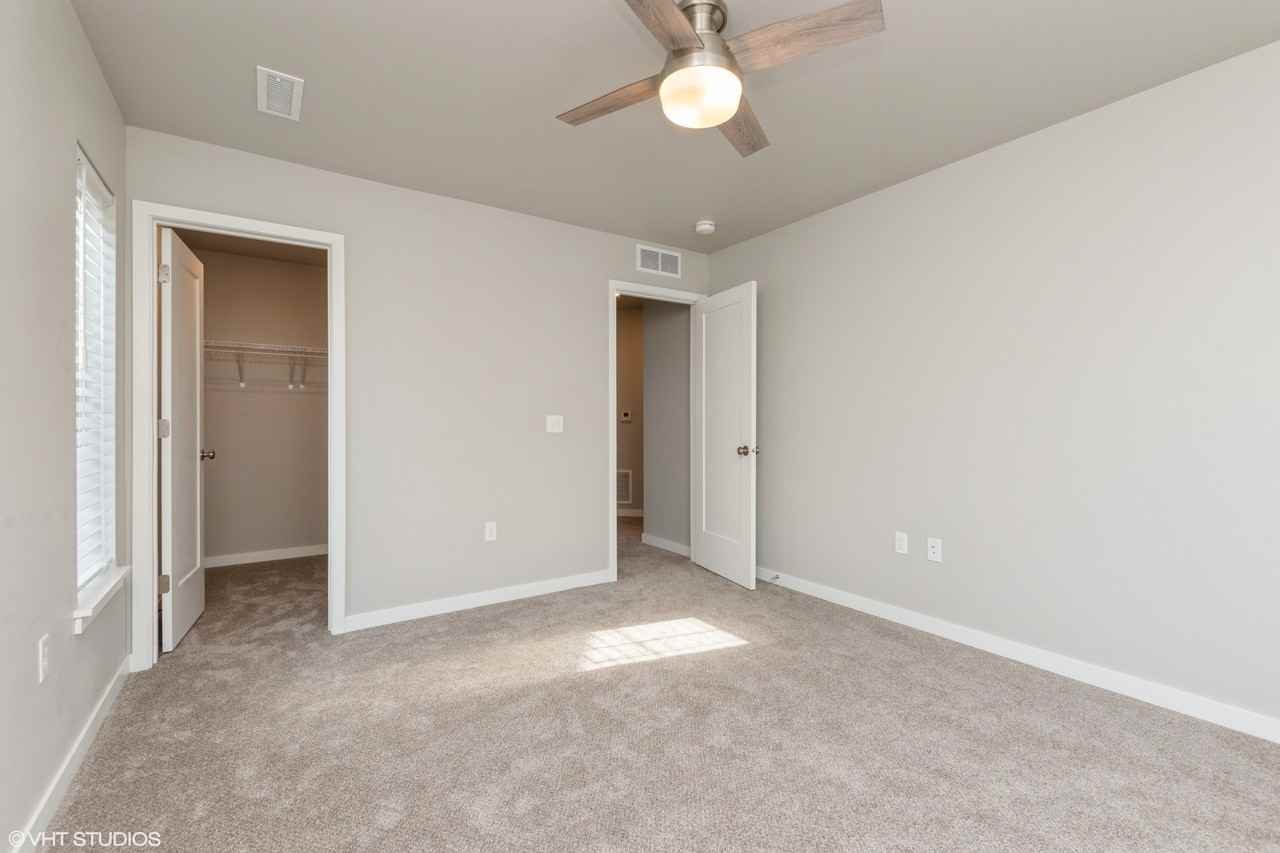 909 16th St Ne - Photo 2 of 23