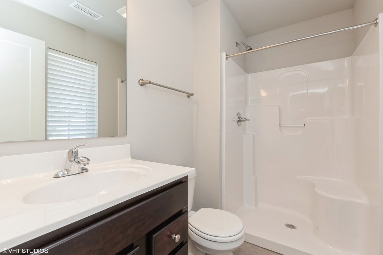 909 16th St Ne - Photo 5 of 23