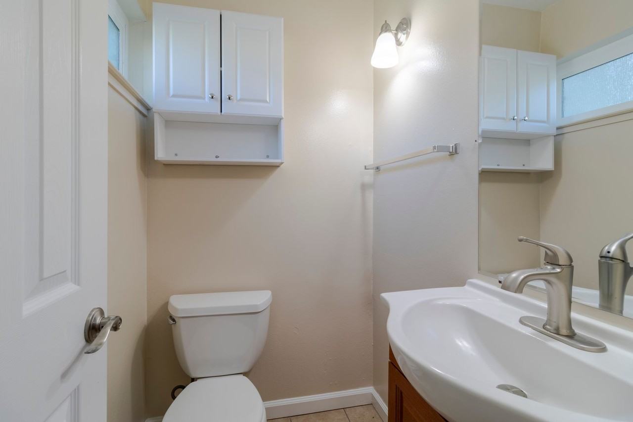 Woodburn Townhomes - Photo 7 of 17