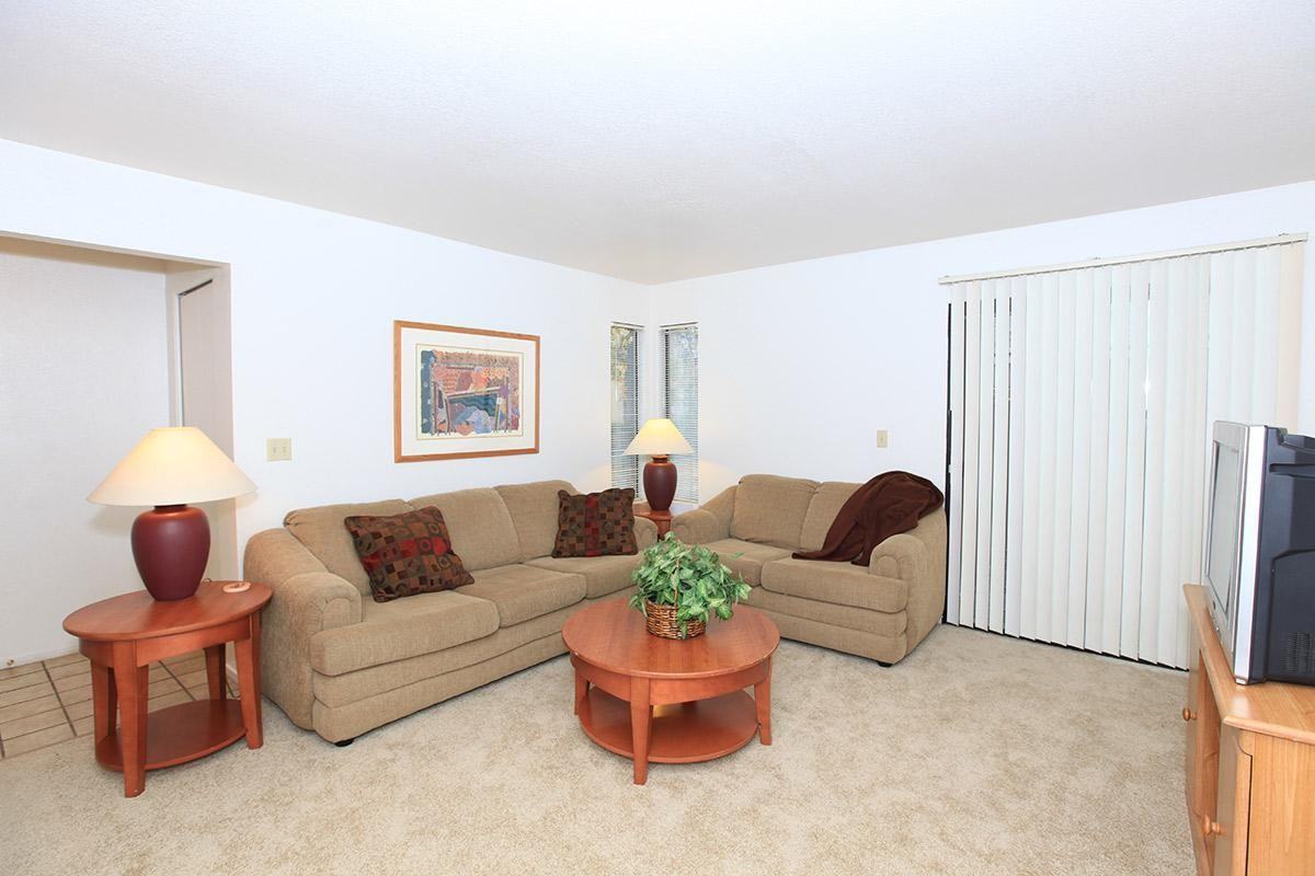 Edgewater - Photo 5 of 50