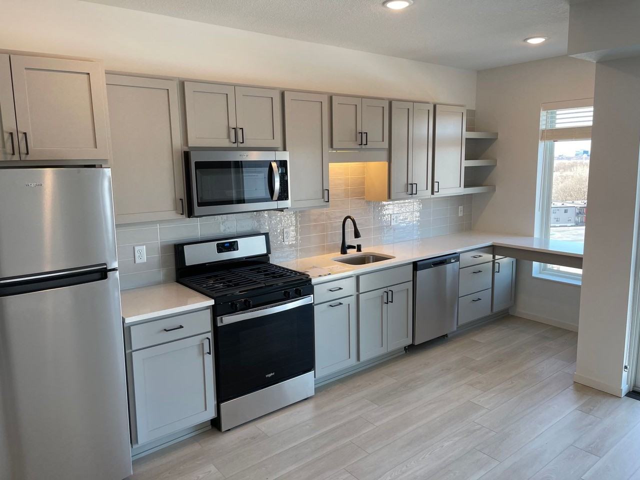 Ballantrae Apartments II - Photo 3 of 22