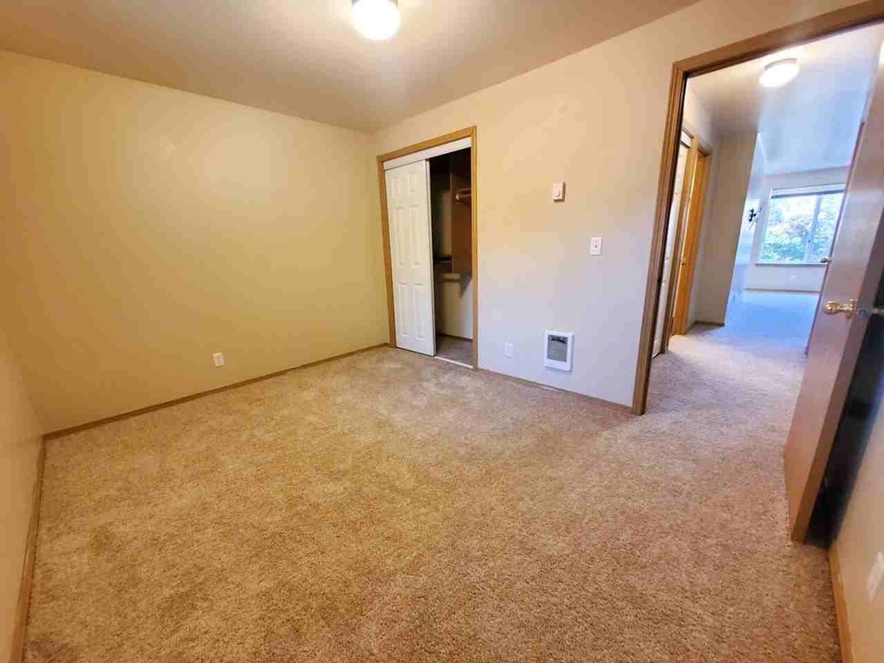 Spacious 2 Bedroom 1 Bath Unit - Photo 4 of 9