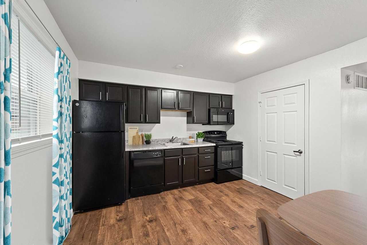 Metro Apartments At Bethalto - Photo 6 of 50