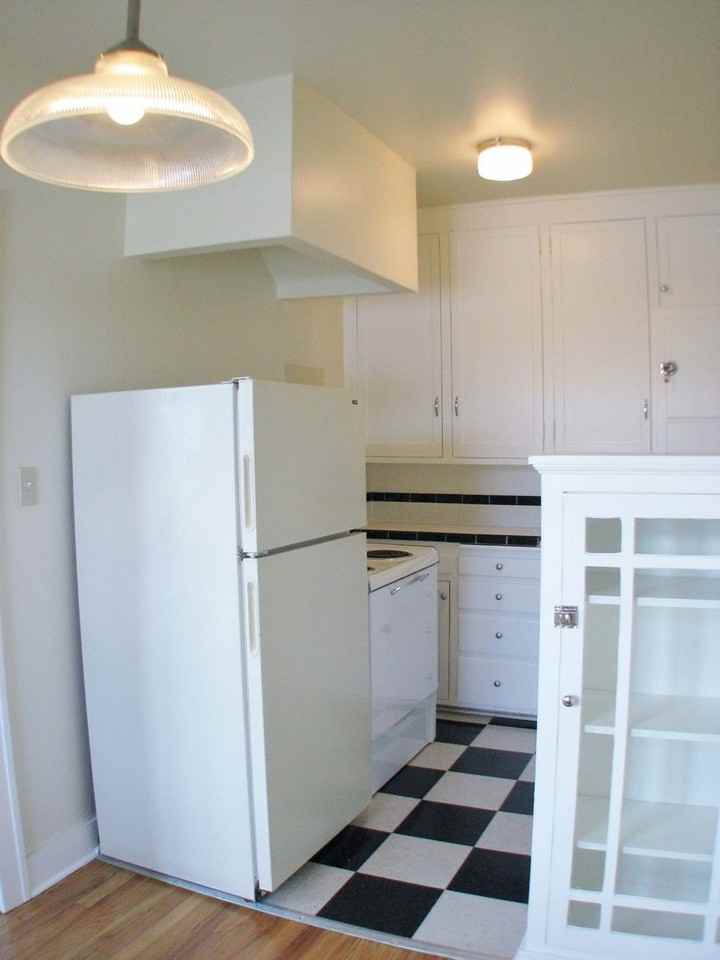 CASTLE ROSE APARTMENTS (BALM05) - Photo 4 of 20