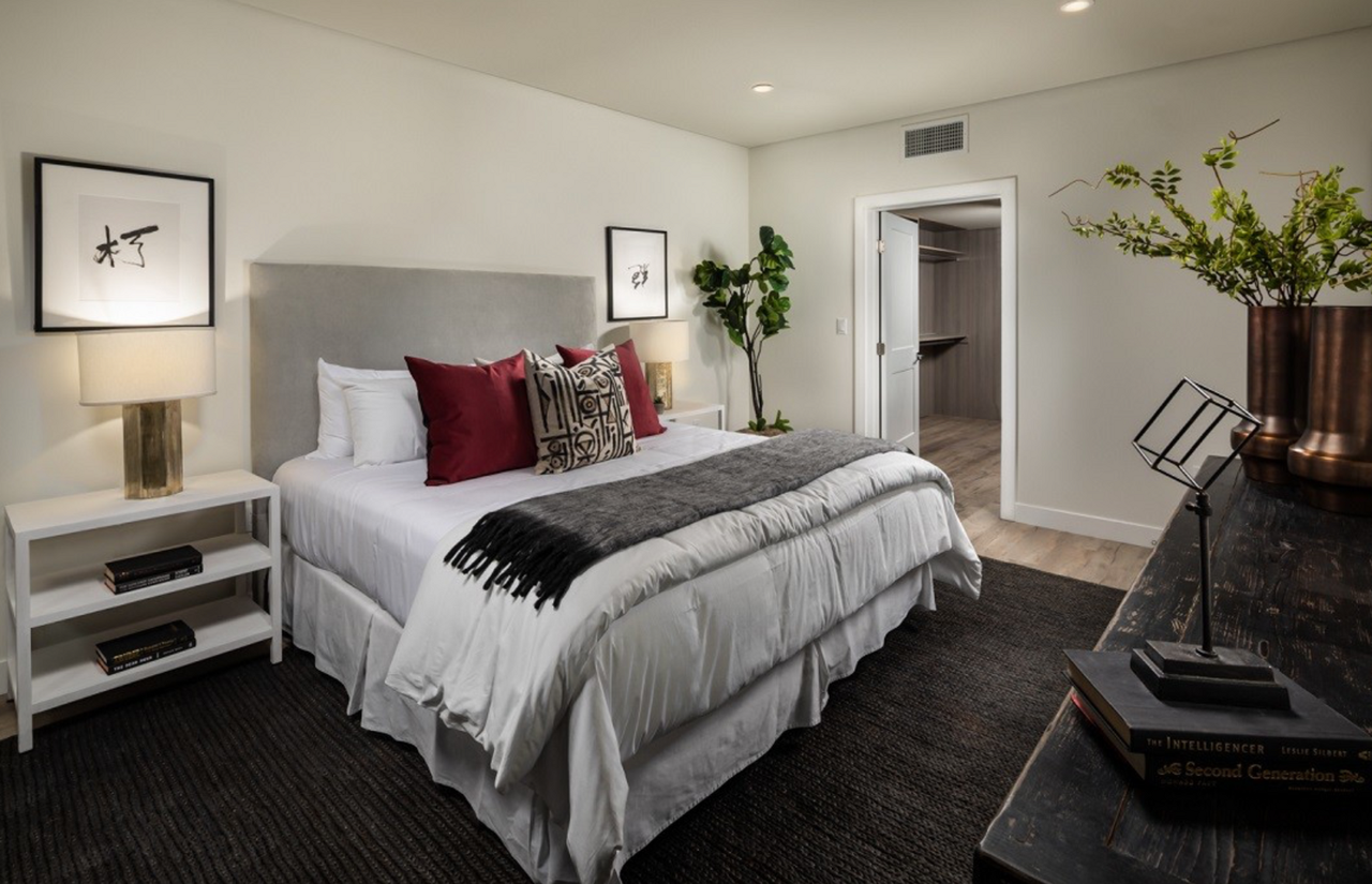 Beautiful Newly Built 2 Bed 2.5 Bath Townhome - Photo 4 of 11