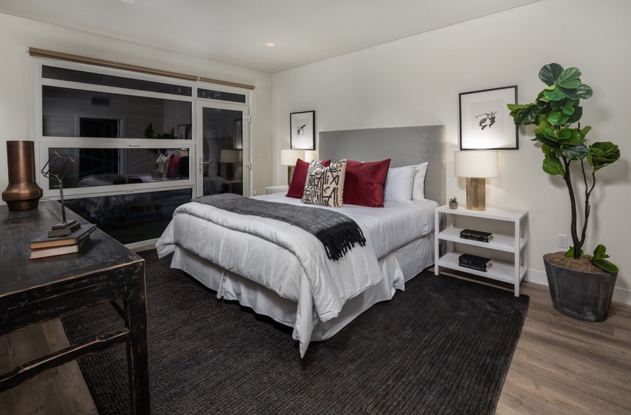 Beautiful Newly Built 2 Bed 2.5 Bath Townhome - Photo 5 of 11