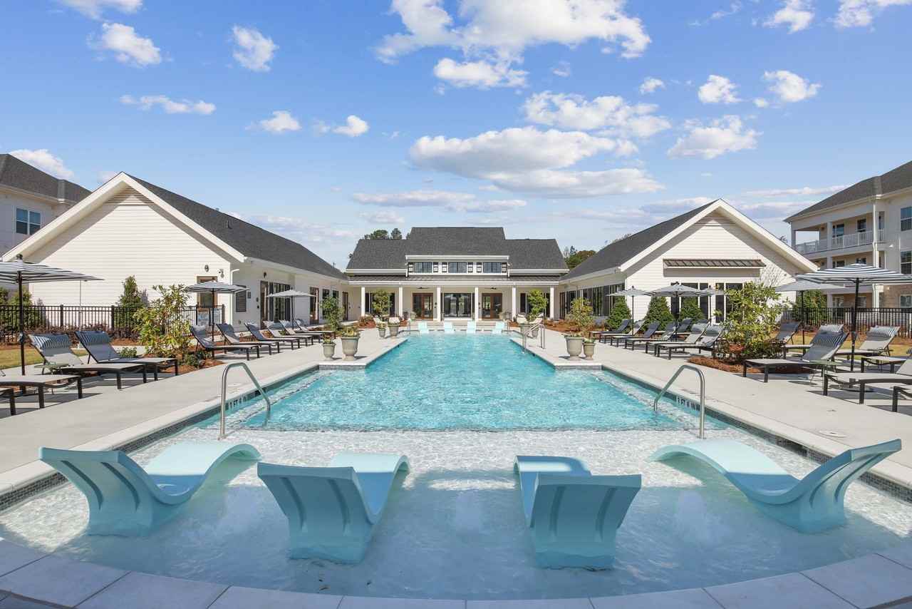 The Finch - Photo 4 of 36