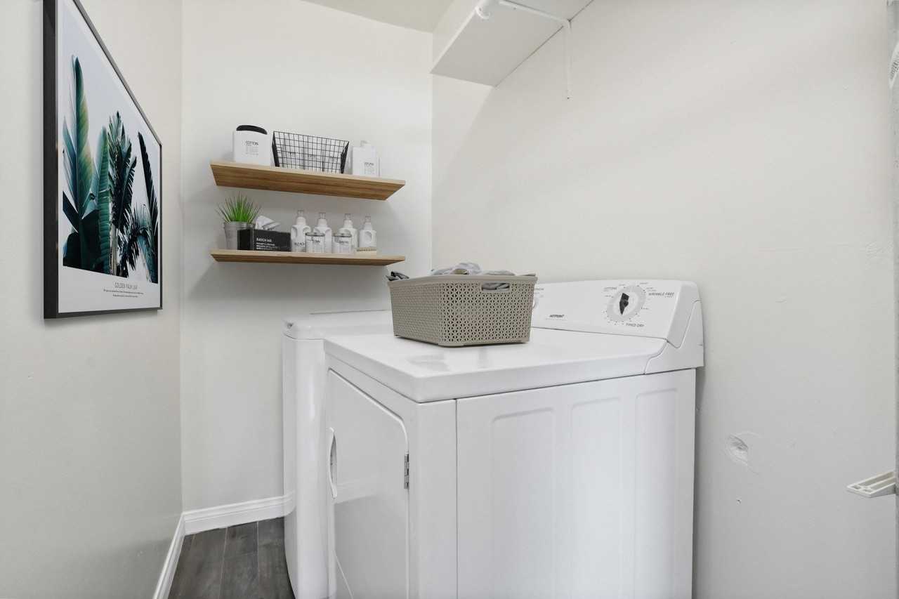 463 Rexford Drive Apartments - Photo 7 of 17