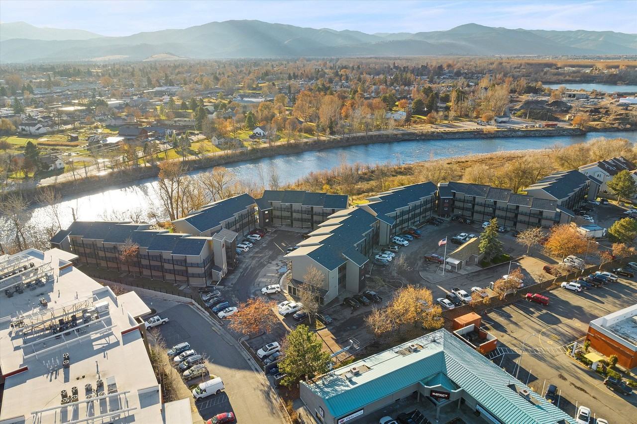 Riverbend Apartments - Photo 5 of 22